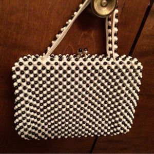 Kiss lock vintage Grandee Bead hand bag black/white bead EUC